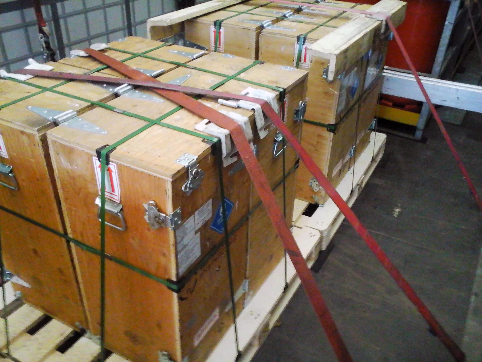 Перевозка ценных грузов. Перевозка хрупких грузов. Профессионал компания перевоз. Перевозка хрупких грузов. Грузоперевозки хрупких грузов.