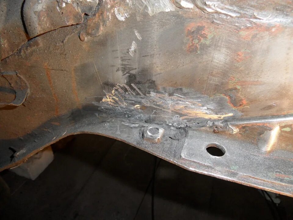 Усилитель лонжерона нива 2121. Переварка передних лонжеронов нива 2121. Усилитель лонжерона ваз 2110. Переварка передних лонжеронов нива 2121. Металл нива 2121 лонжерон.