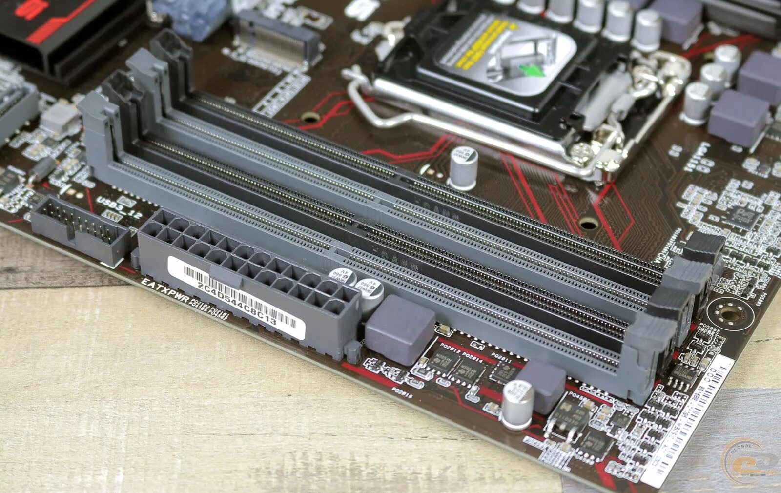 Двухканальный режим какие слоты. ASUS Prime b250-Plus. Prime b250m-Plus. ASUS Prime разъемы. ASUS Prime b250m motherboards.