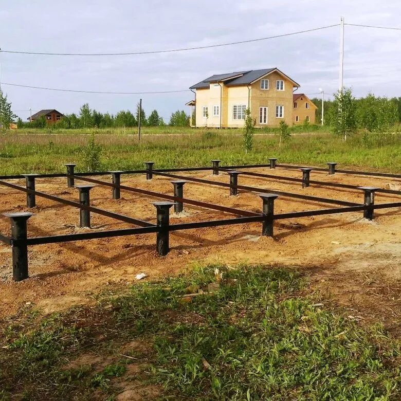 Св фундамент. Винтовой фундамент 8х8. Что выгоднее сваи или плита. Св фундамент. Терраса на свайно-ростверковом фундаменте.