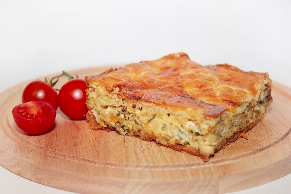 Луковый пирог от ольги матвей. Луковый пирог с плавленным сыром. Сырный пирог с луком. Луковый пирог. Луковый пирог.