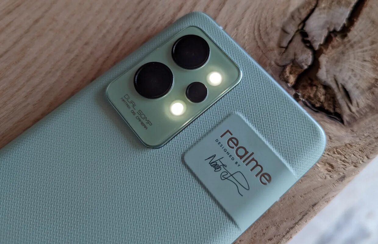 Как выглядит телефон реалми gt 2 pro. Oppo realme gt2 pro. Realme gt 2 pro белый. Realme gt 2 vs realme gt 2 pro. Смартфон realme gt2 pro 12 256.