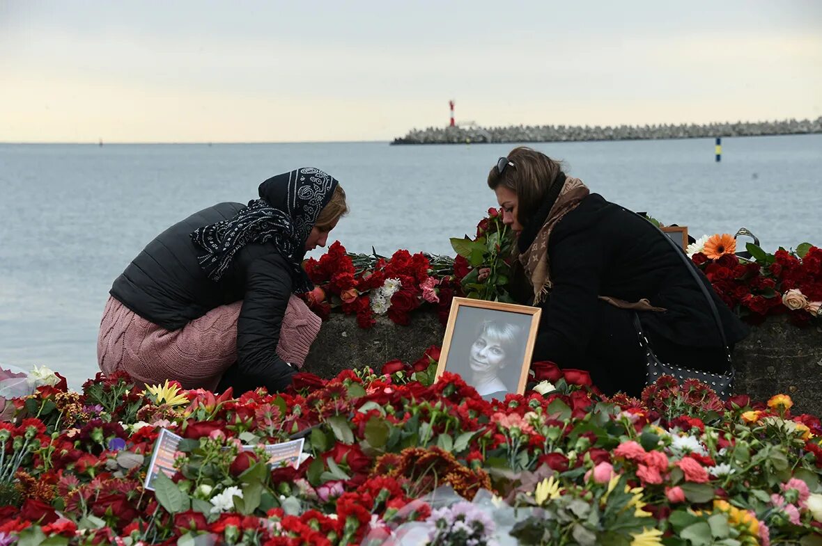 23 декабря 2016 г. Авиакатастрофа в сочи 2016 ту 154. ту 154 катастрофа сочи 2016. ту 154 авиакатастрофа сочи.