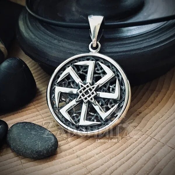 Славянские обереги звезда руси. Коловрат орнамент. Звезда руси оберег. Коловорот славянский. Коловрат со звездой руси кулон.