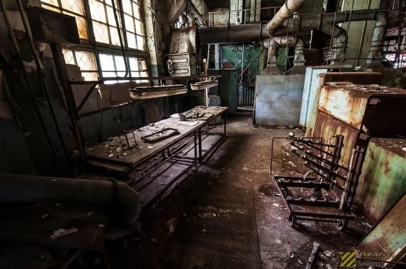 Сибсельмаш новосибирск заброшка. Ферросплавный цех чусовской металлургический завод. Сибсельмаш завод новосибирск территория. Металлургический завод коломна. Новосибирский заброшенный завод сибсельмаш.