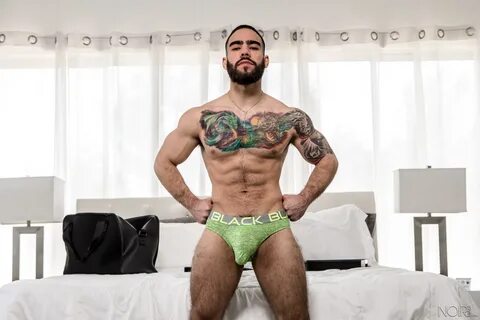 papi-suave-xxx-model. 