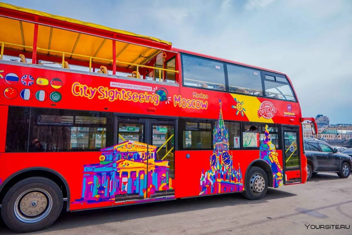 Красный автобус Москва City Sightseeing. Автобус City Sightseeing Москва. City Sightseeing Moscow автобус. Экскурсионный автобус по Москве двухэтажный.