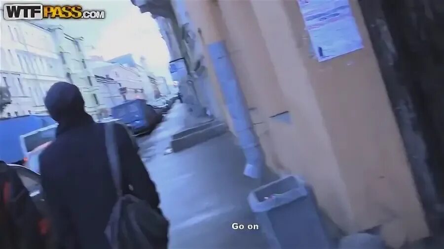 Мужики снимают девочек
