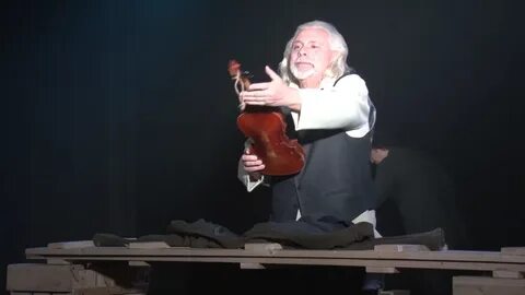 Спектакль скрипка