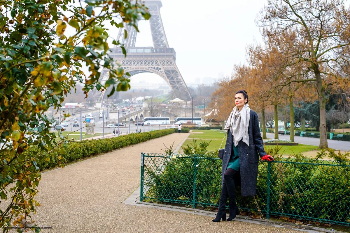 Фотосессия в париже. Фотосессии осенние в Париже. Портрет в Париже. Портрет на фоне Эйфелевой башни.
