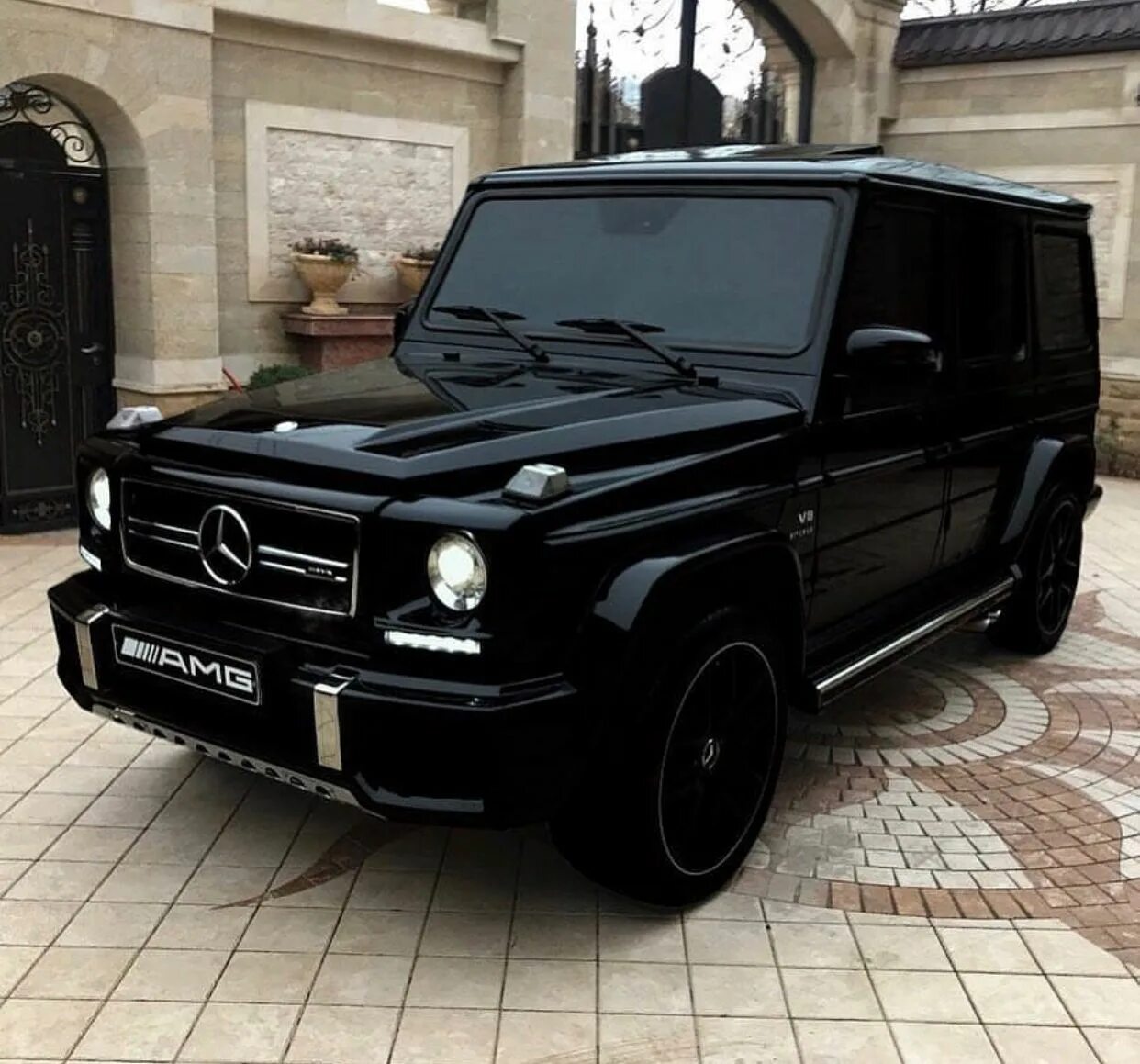 Черный гелик 2024. G63 брабус. Мерседес g63 тонированный. Черный гелик 2024. G63 amg черный.