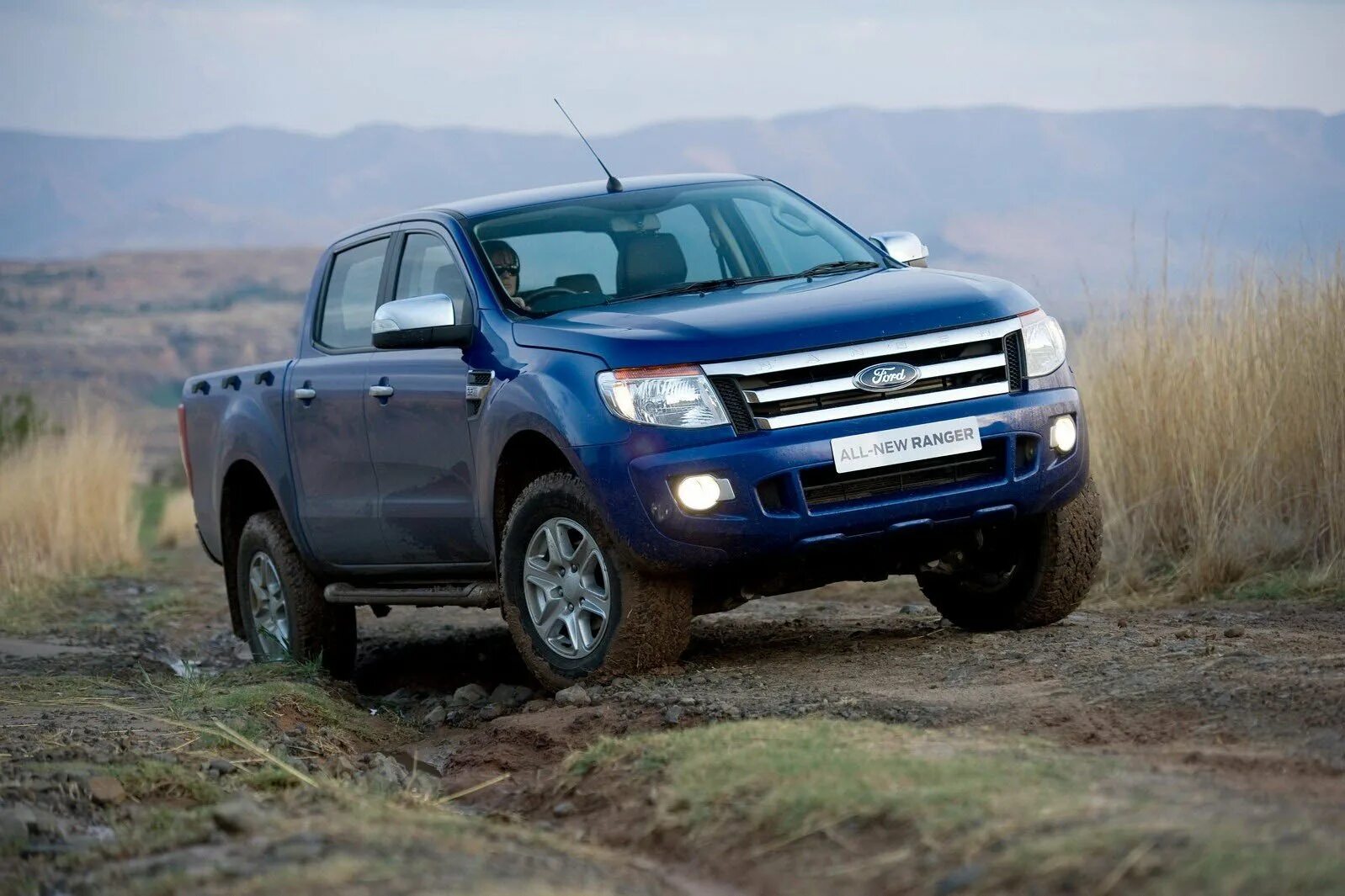 Форд рейнджер 2012. Машина форд рейнджер. Ford ranger wildtrak. Форд рейнджер 12. Машина форд рейнджер.