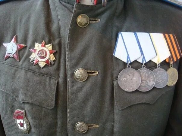 Медали на пиджаке. На какой стороне носятся медали. Медали на пиджаке. Награды на пиджаке. Награды на кителе.