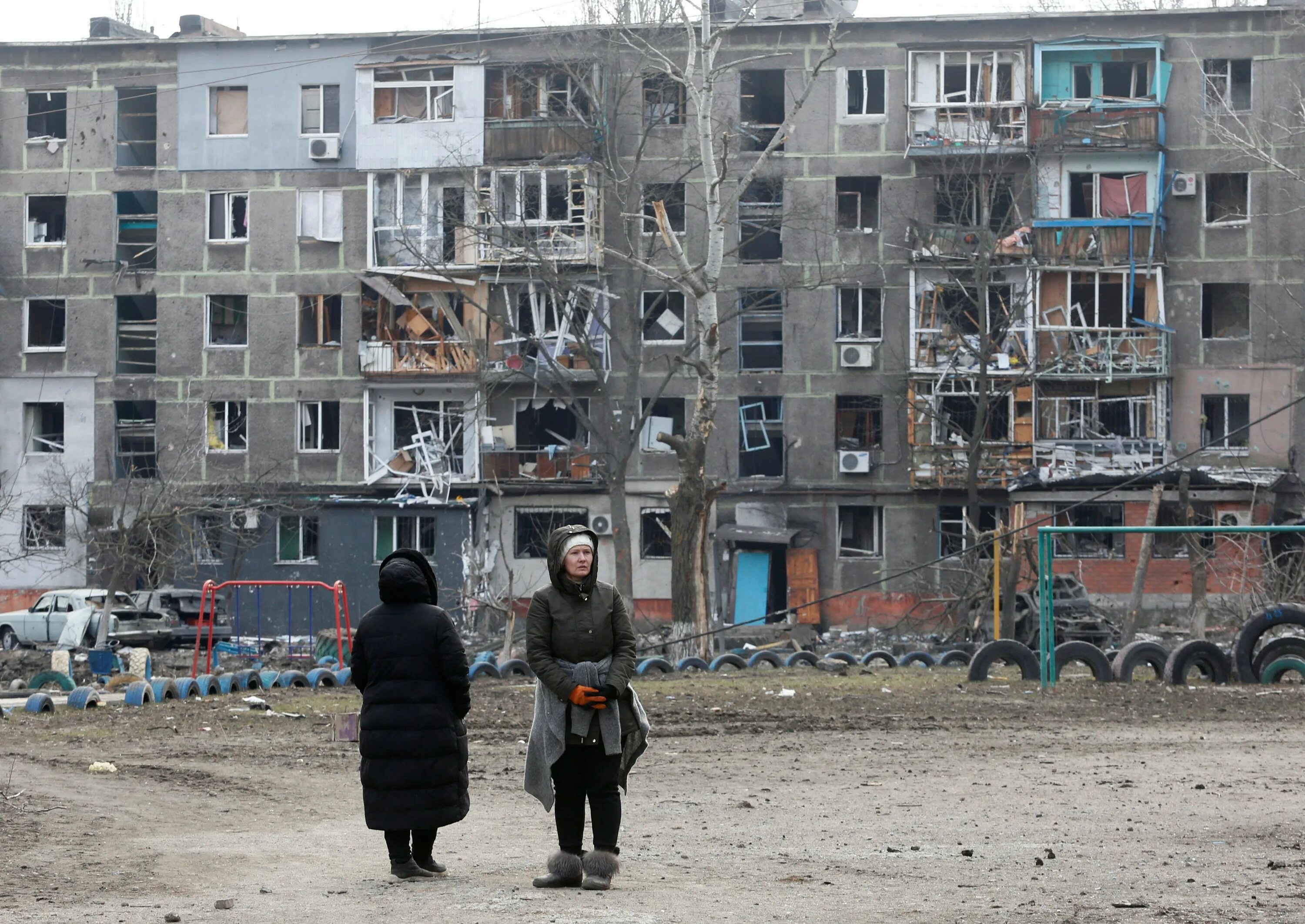 Бердычи обстановка сейчас. Мариуполь после обстрела 2022. Многоэтажки в России.