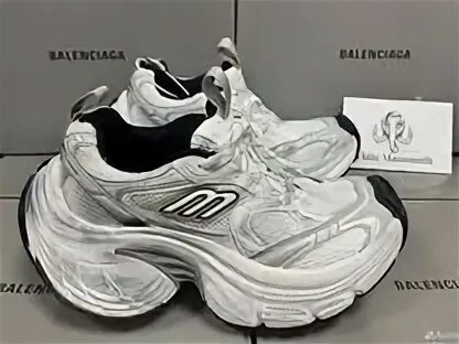 Balenciaga 10xl на ноге. Balenciaga 3xl sneakers. Balenciaga 10xl на ноге. Баленсиага кроссовки triple s. Balenciaga 10xl на ноге.