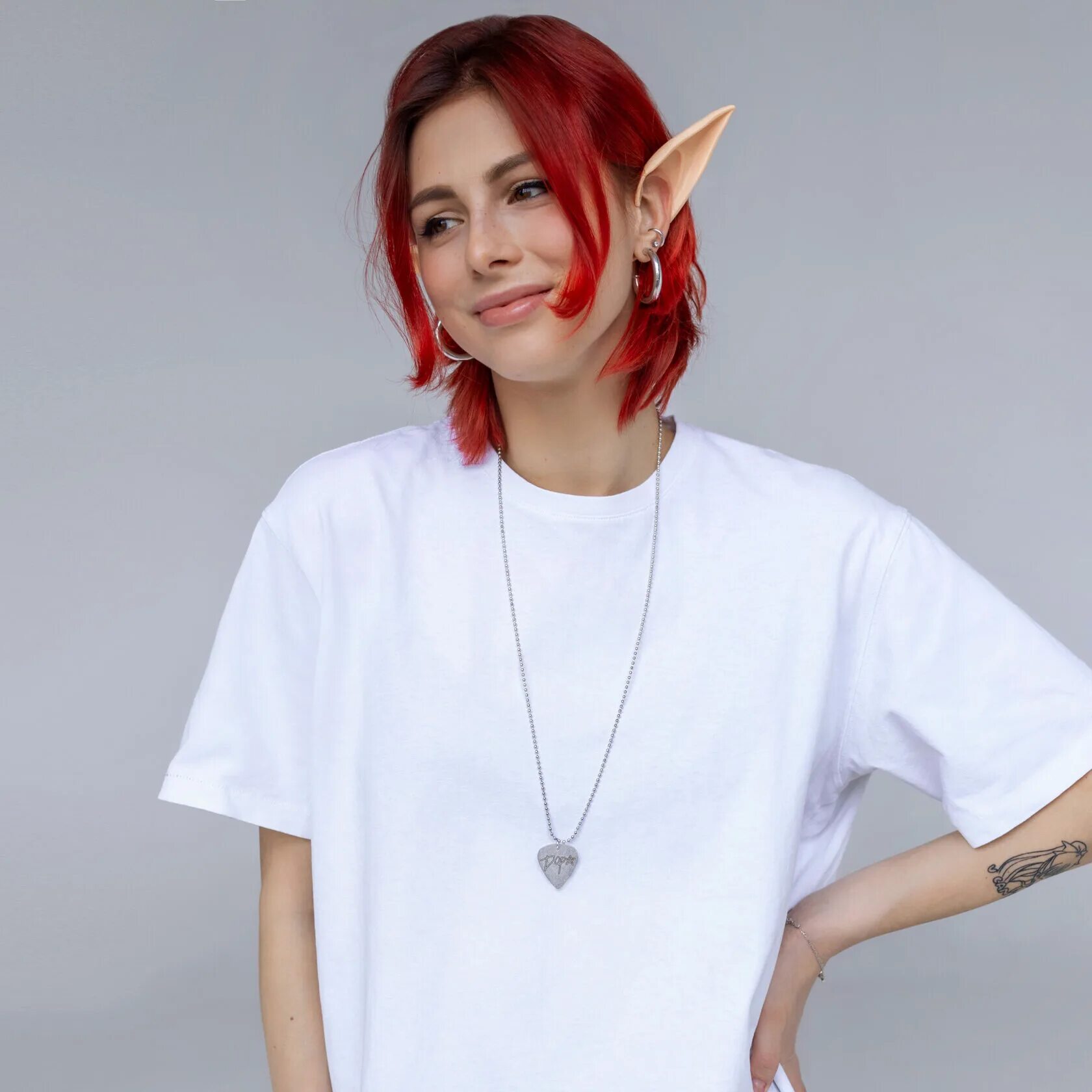 Конкурс гитаристов девушки. Cute rock дора. Обложка альбома кьют рок. Футболка крематорий. Cute rock pics.