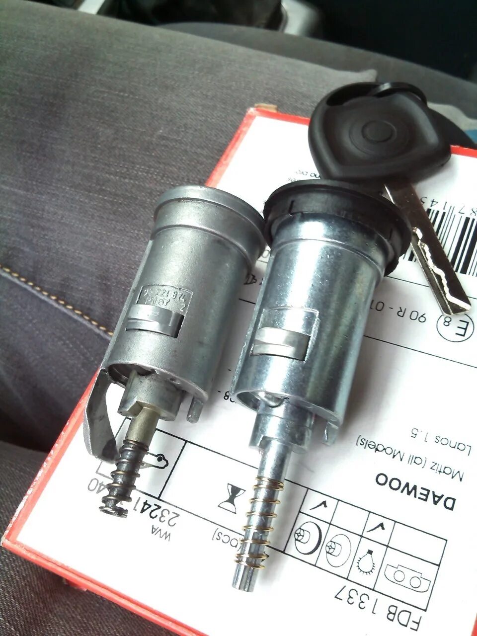 Личинка замка двери опель омега б. Личинки замка опель вектра. Личинка замка багажника опель вектра б. Комплект личинок замков opel vectra a. Личинка замка opel signum.