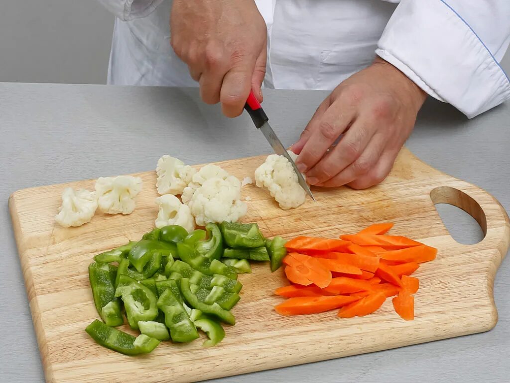 Правильно нарезать овощи