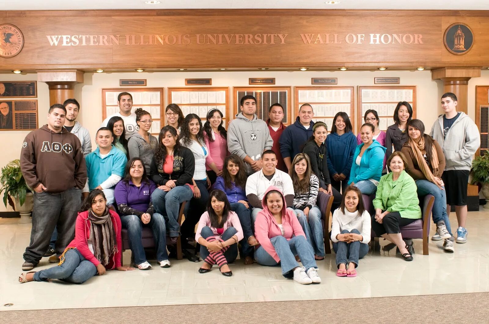 Student really. American college students. american pupils. america студент сэх. a and c student.