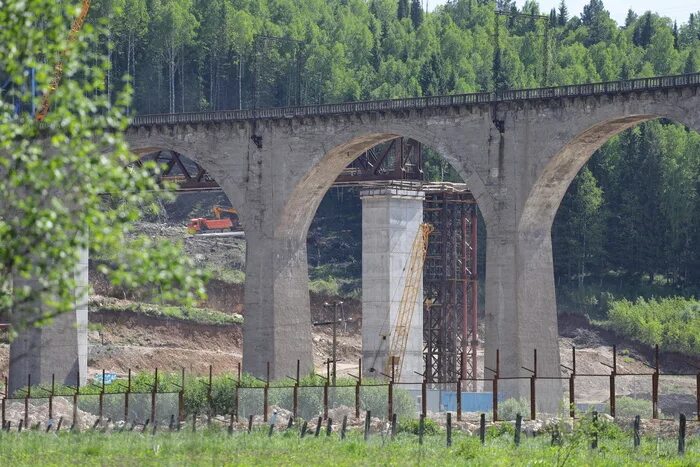 Магазин виадук. Виадук в поселок пудлинговый.. жд мост в пудлинговом.