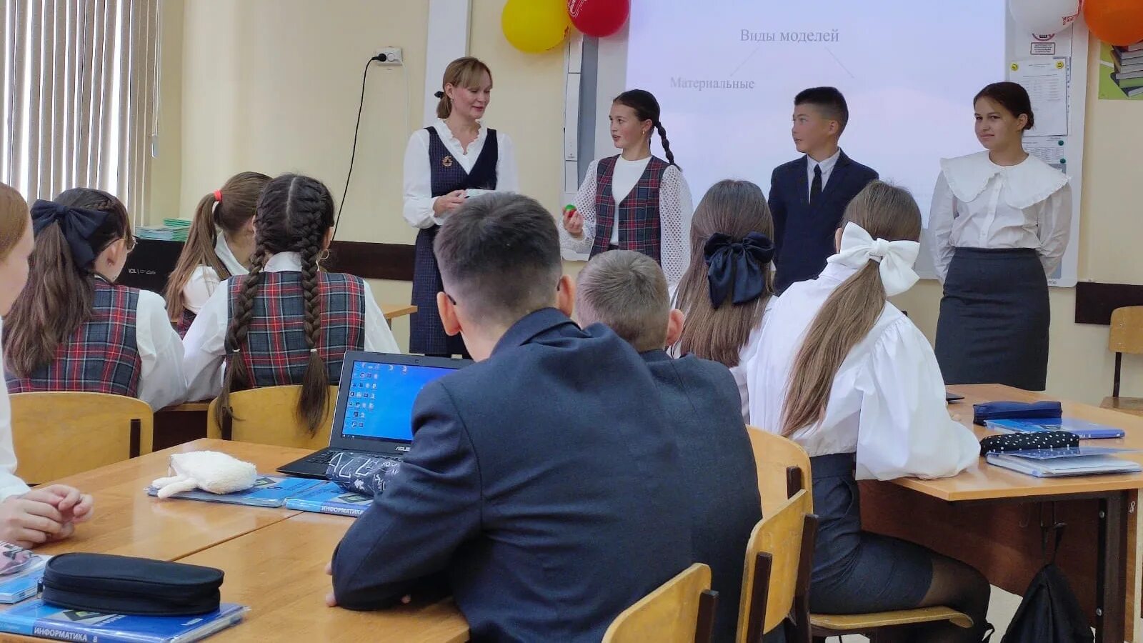 Саба язык. Саба язык. Девушка с высунутым языком. Богатые сабы стелла. Богатые сабы татарстан.