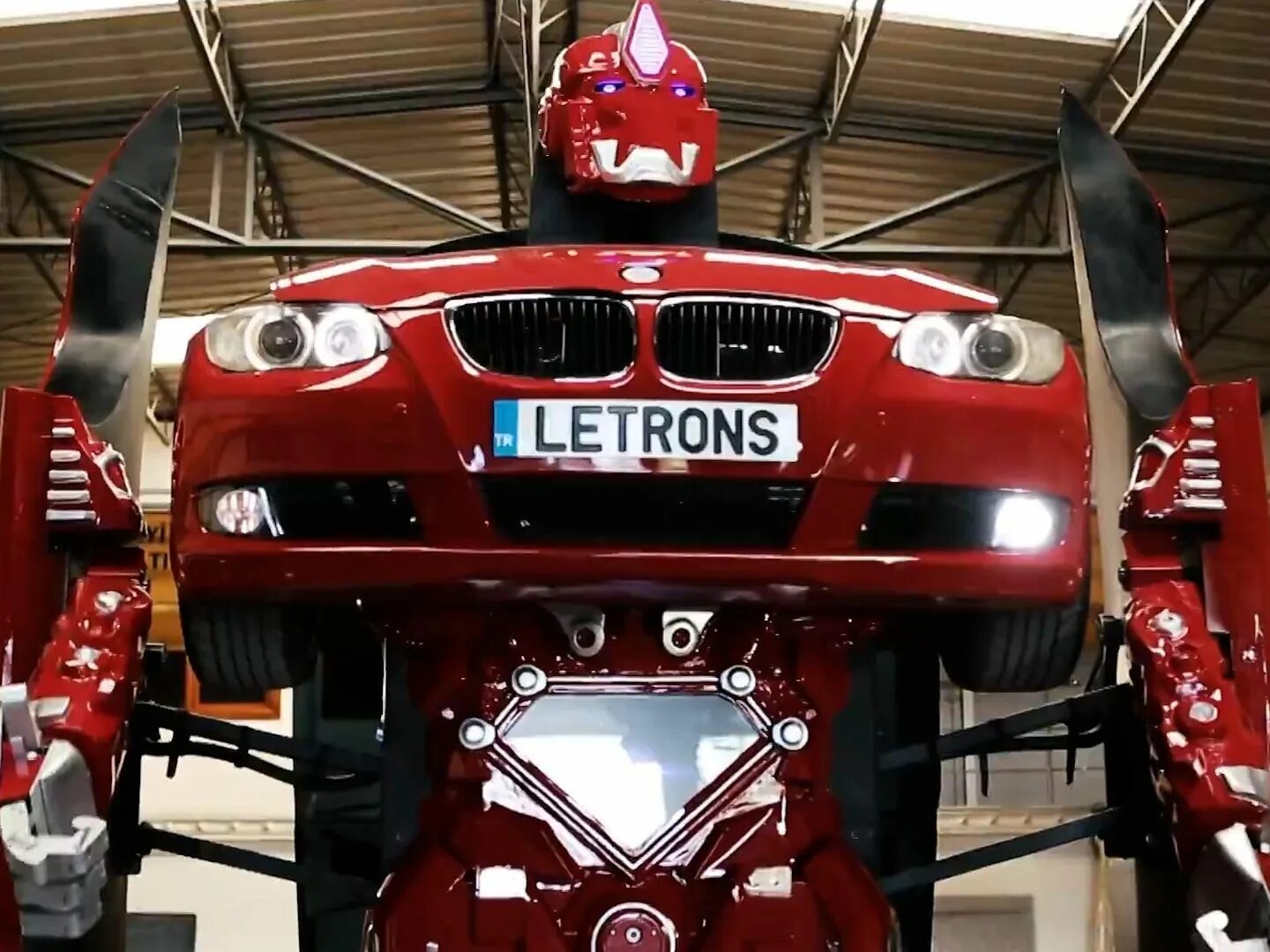 Робот БМВ. БМВ трансформер. Letrons. Трансформер BMW m8. Still exists