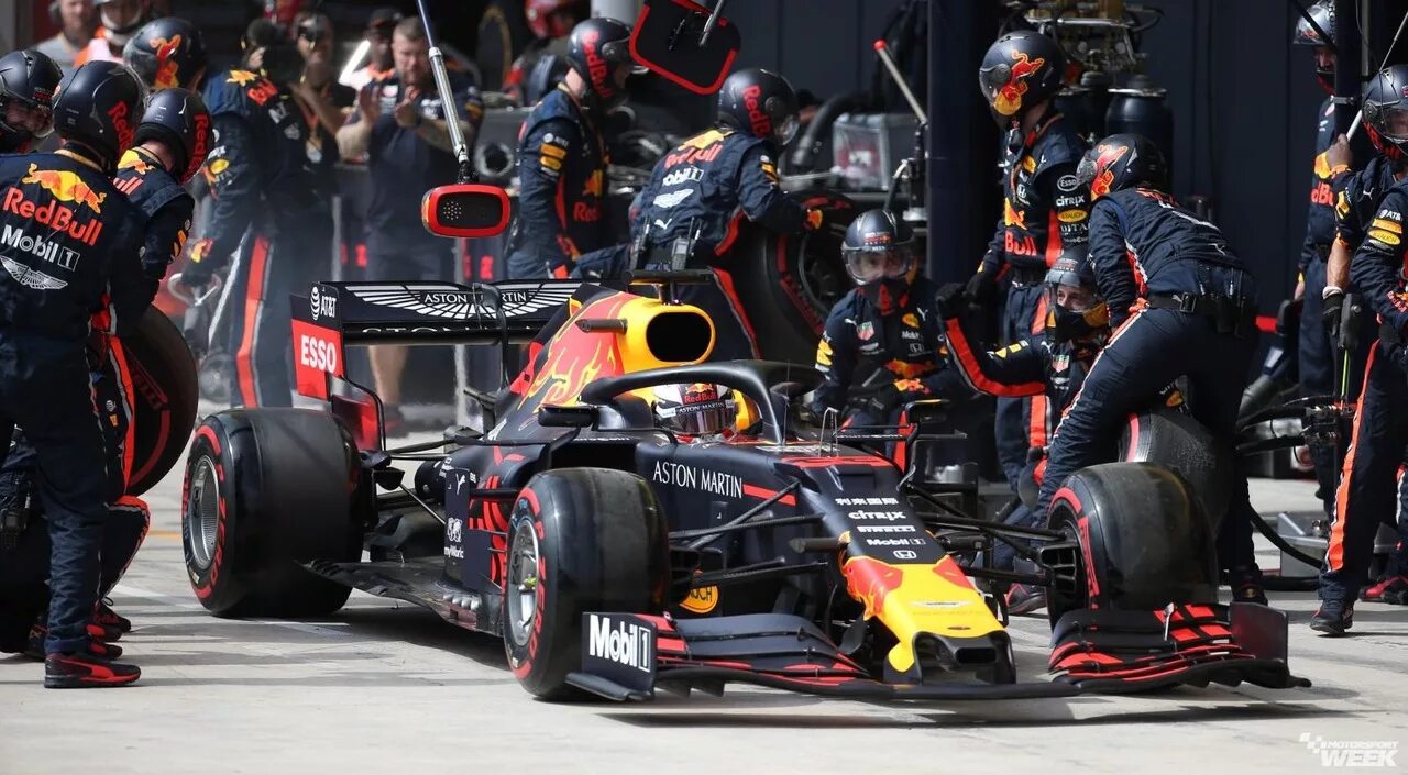 Техники формулы 1. Ред Булл 2012 ф1. Макс Ферстаппен пит стоп рекорд. Red bull f1 2019. Ред Булл (команда «формулы-1»).