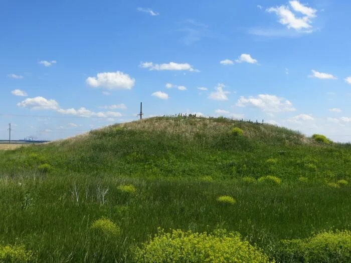 Курган острая могила луганск. Острая могила в луганске памятник. Остер курганы. Гора бударка ставрополь. Курган товста могила.
