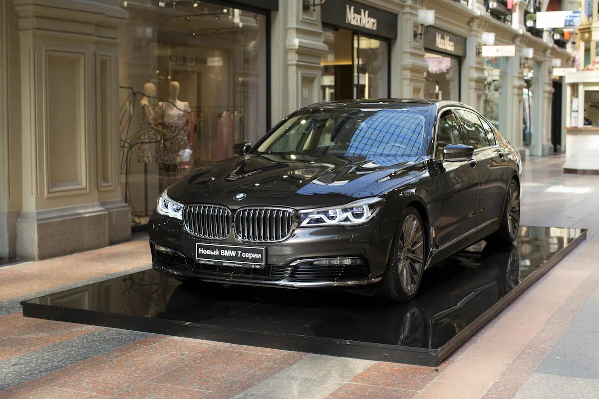 BMW 7 2021 Black Edition. BMW 7 Black Edition Москва. Выставка BMW. BMW 7 Moscow новый. Объявления новый московский