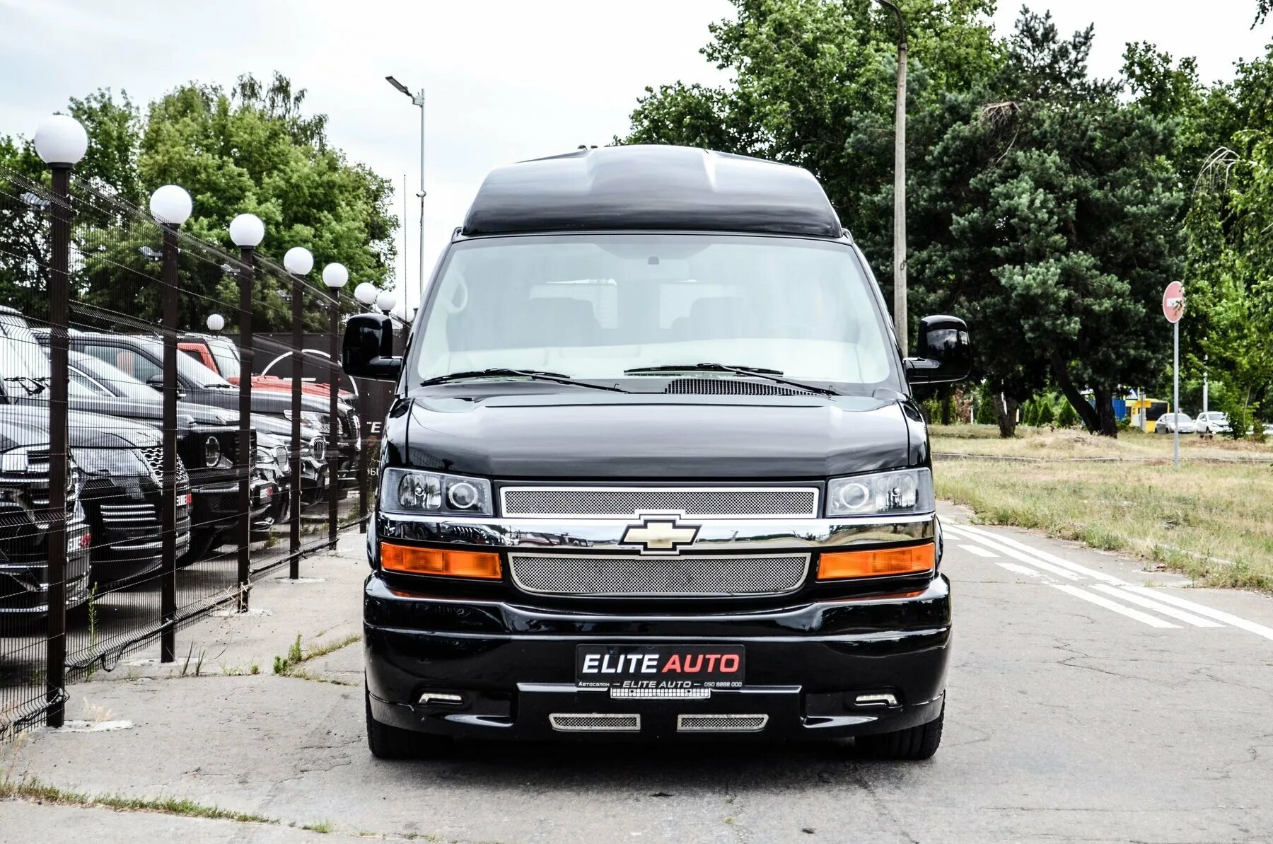 Limited se. Шевроле экспресс Лимитед se. Шевроле эксплорер Лимитед. Chevrolet Express Explorer. Шевроле экспресс эксплорер Лимитед.