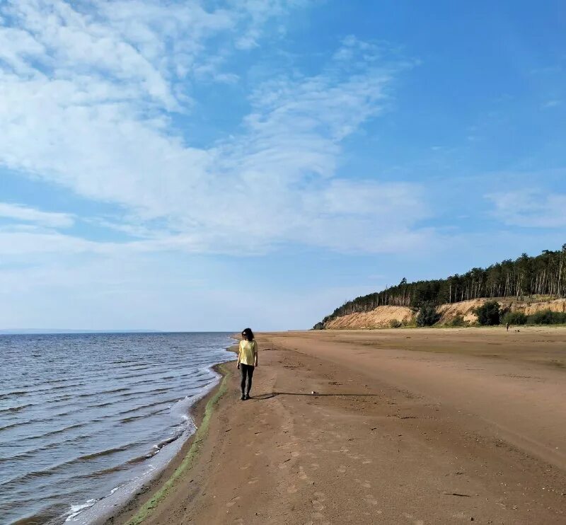 Моем берегу. Море пляж. Мойка машин в реке. Моем берегу. Режиссер елена берег.