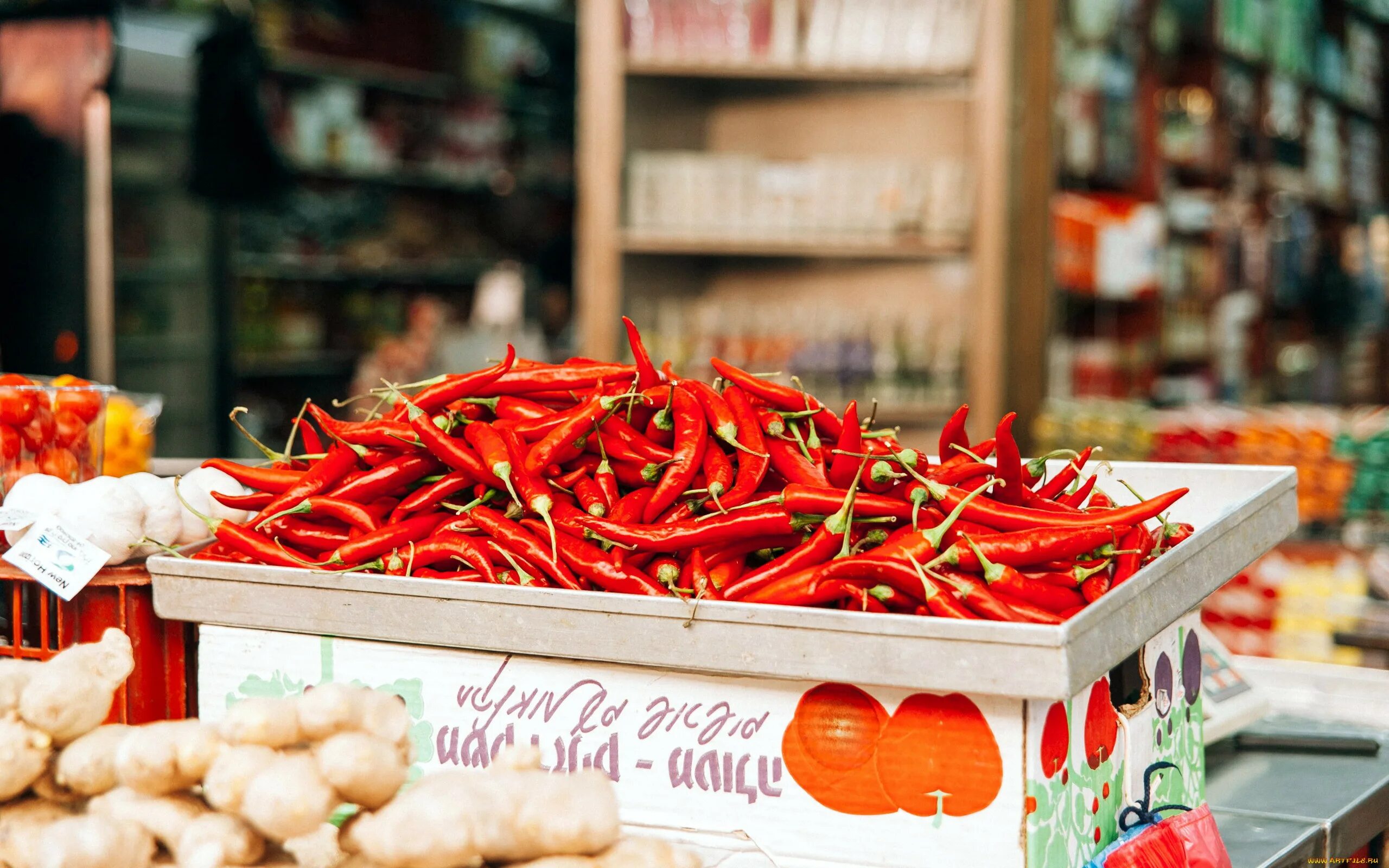 Перец Чили. Перец Чили Мексика. Острые продукты. Острый перец в еде. Можно есть острую пищу