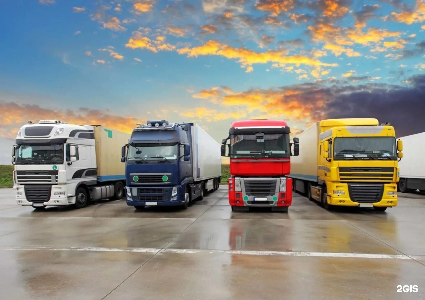 Cargo transportation. DAF vs Volvo. Грузовики. Фура. Автомобильный транспорт.