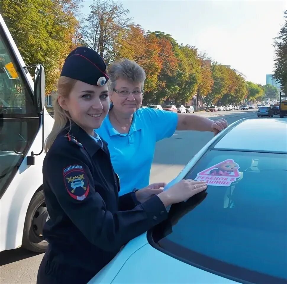 Телефон гибдд смоленск. Мероприятия Госавтоинспекции. ГИБДД для детей. Мероприятие в торговых центрах ГИБДД. ГИБДД мероприятие в магазине автозапчастей.