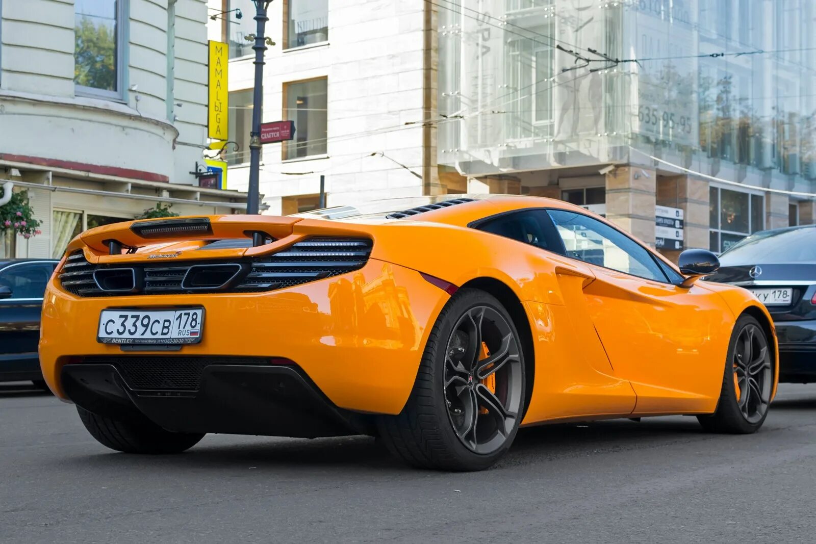 F 12 c 20. Макларен 12с. MCLAREN 12c. MCLAREN mp4-12c Москва. MCLAREN mp4-12c в России.