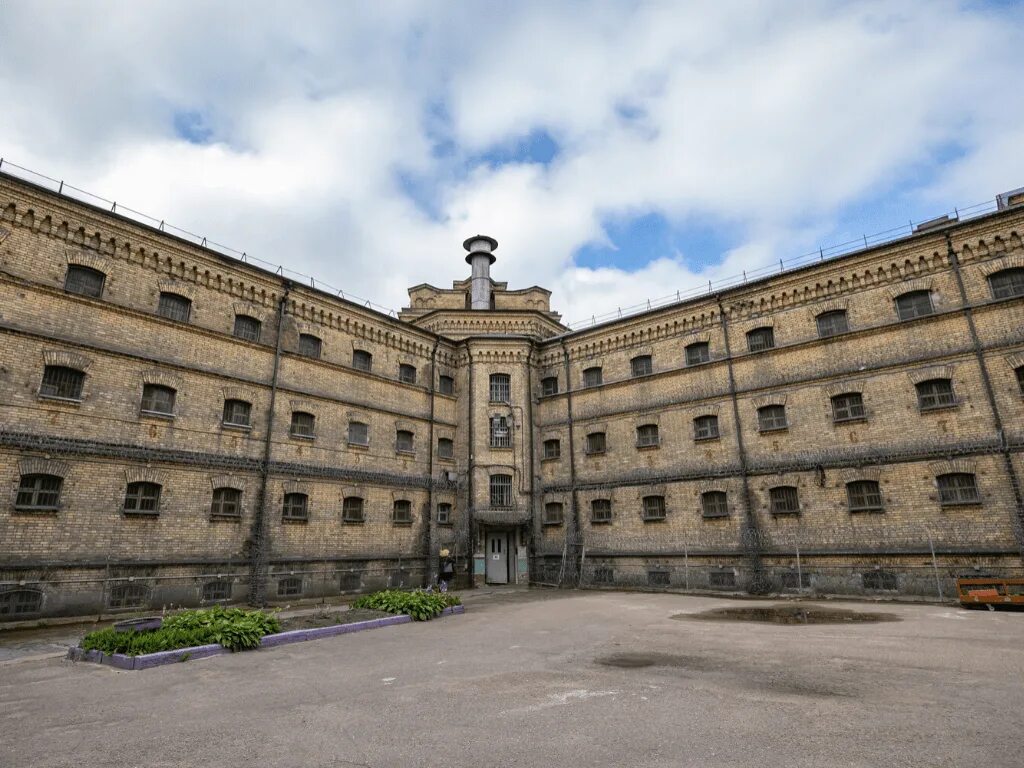 Узники синг синг. Famous prison. Побег из алькатраса 1979. Famous prison. Famous prison.