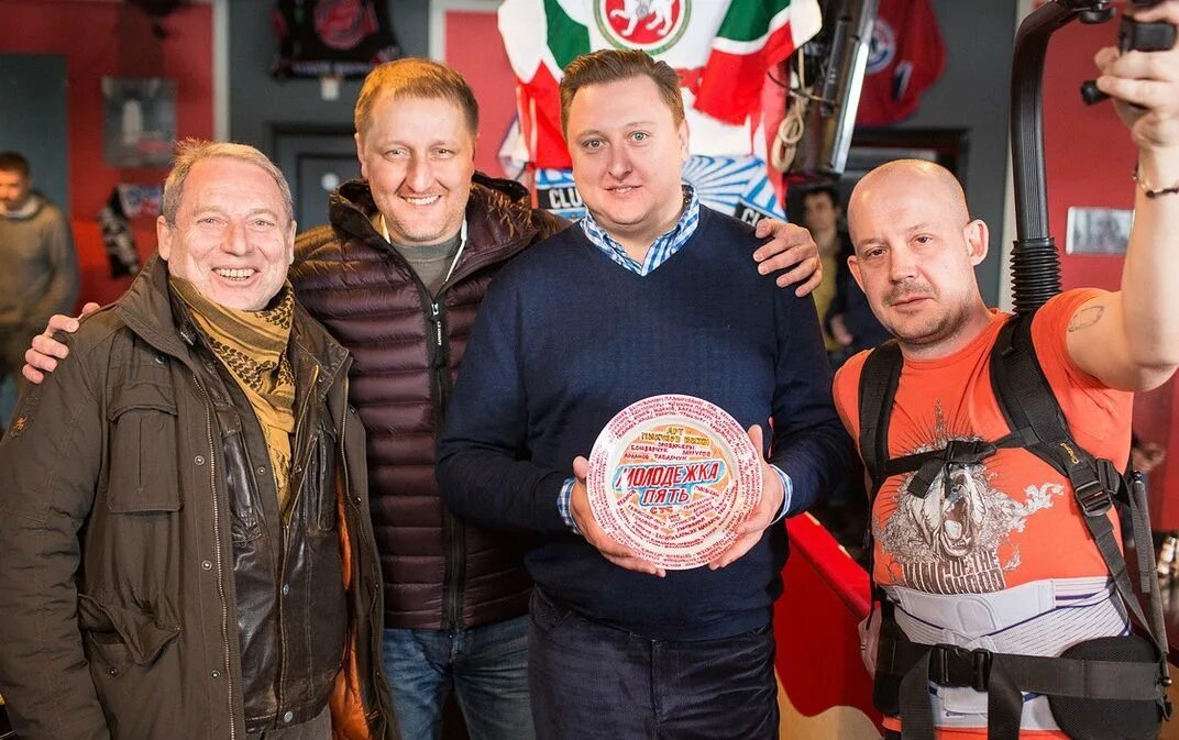 Молодежка 5 24. Молодежка 5 24. Молодежка dvd. Молодёжка. Молодежка 5 24.