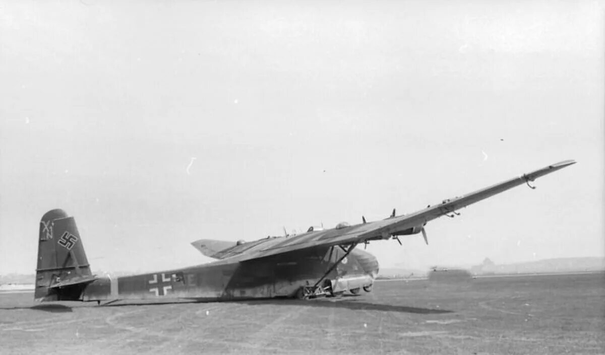 Messerschmitt gigant. Ме-323 гигант. messerschmitt me.323 gigant. транспортный самолет messerschmitt me-323 gigant. ме-323 гигант самый большой самолет второй мировой.