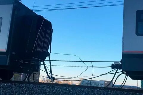 Вагон отцепился от поезда