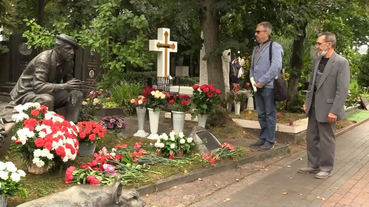 Могила Никулина на Новодевичьем.
