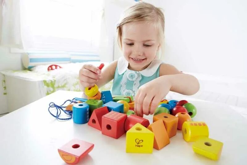Играем с детьми 1 6. Игрушки для детей дошкольного возраста. Развивающие игрушки для детей 2 лет. Развивающие игрушки для детей 4-5 лет. Геометрические фигуры для детей.