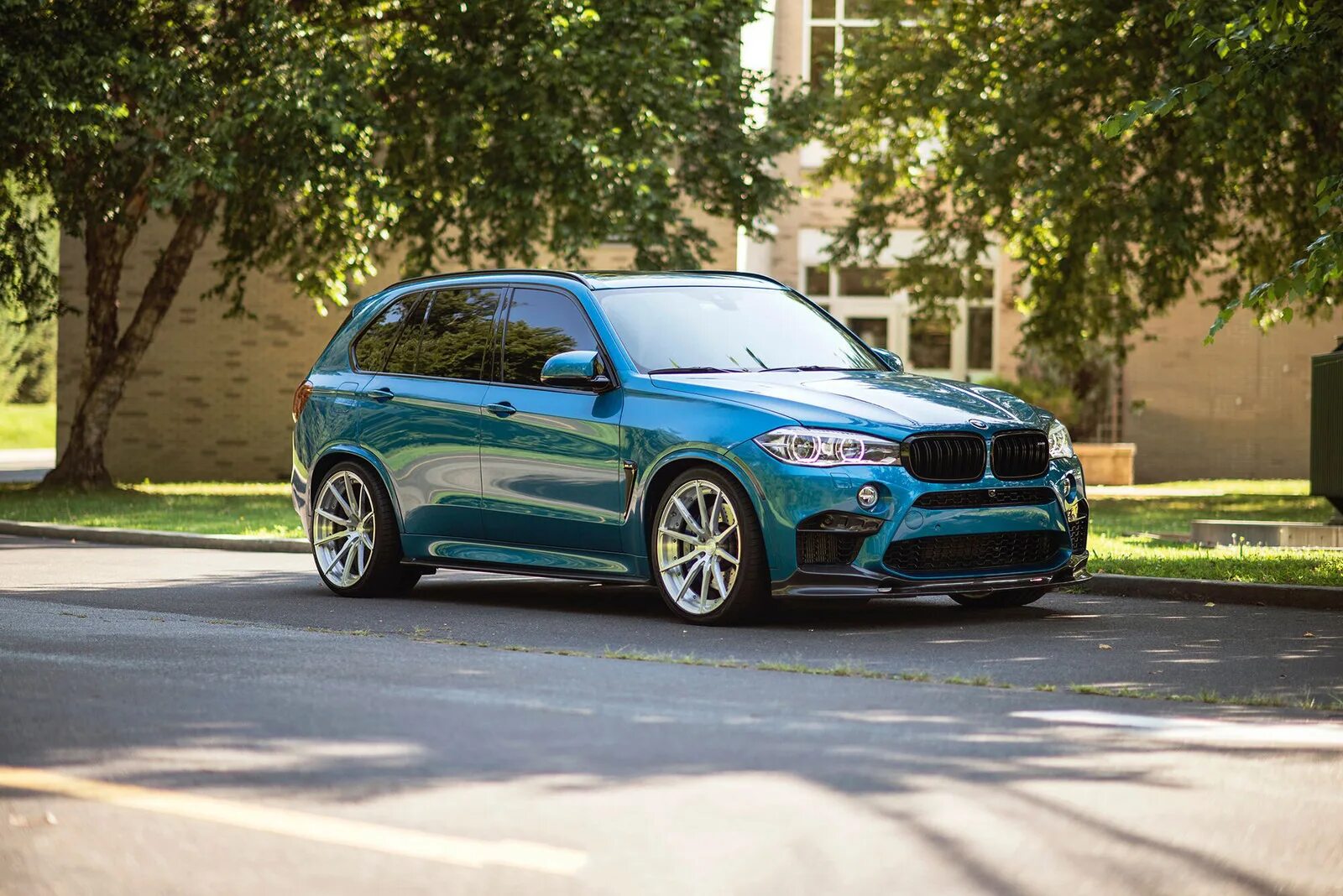 Bmw x5 цвета. BMW x5m f85. BMW x5m f85 2015. BMW x5m f85 2018. BMW x5m f85 зеленый.