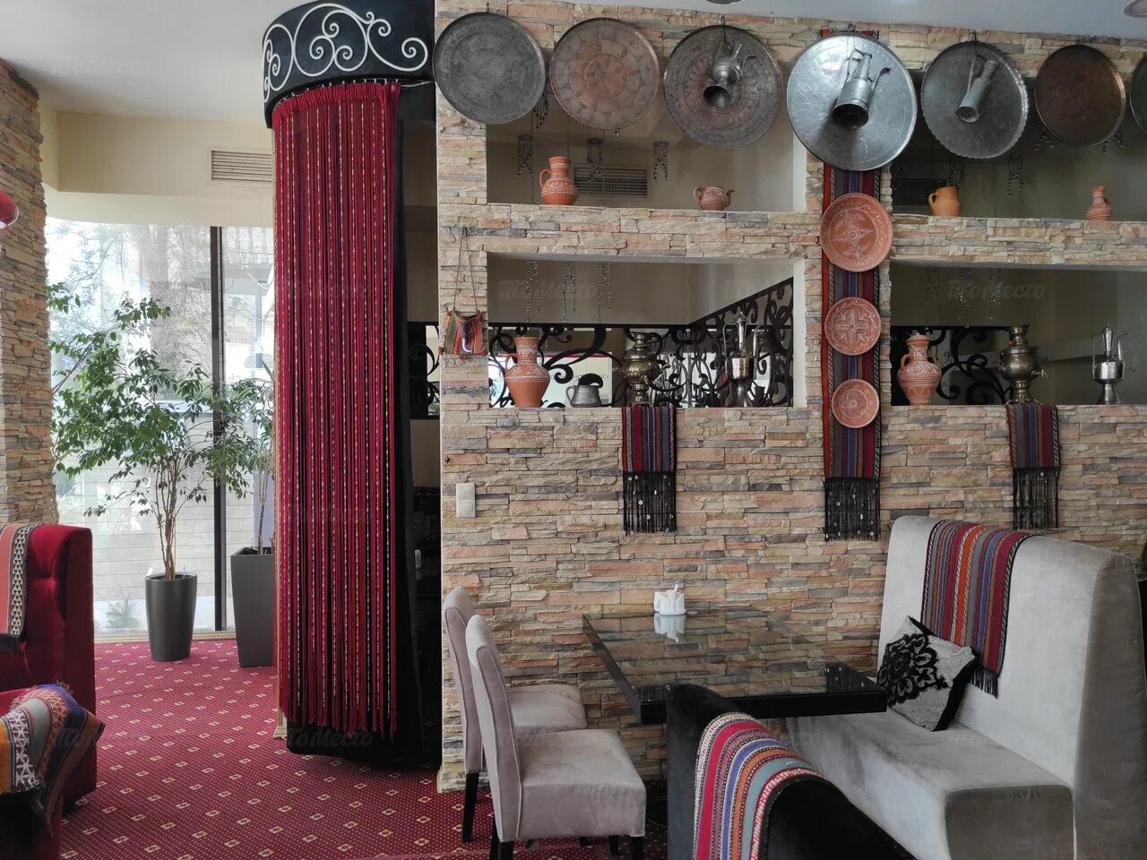 Ресторан инта. Ресторан инта в инте. Кафе инт в махачкале на орджоникидзе. Инта кафе. Этно кафе инт махачкала.