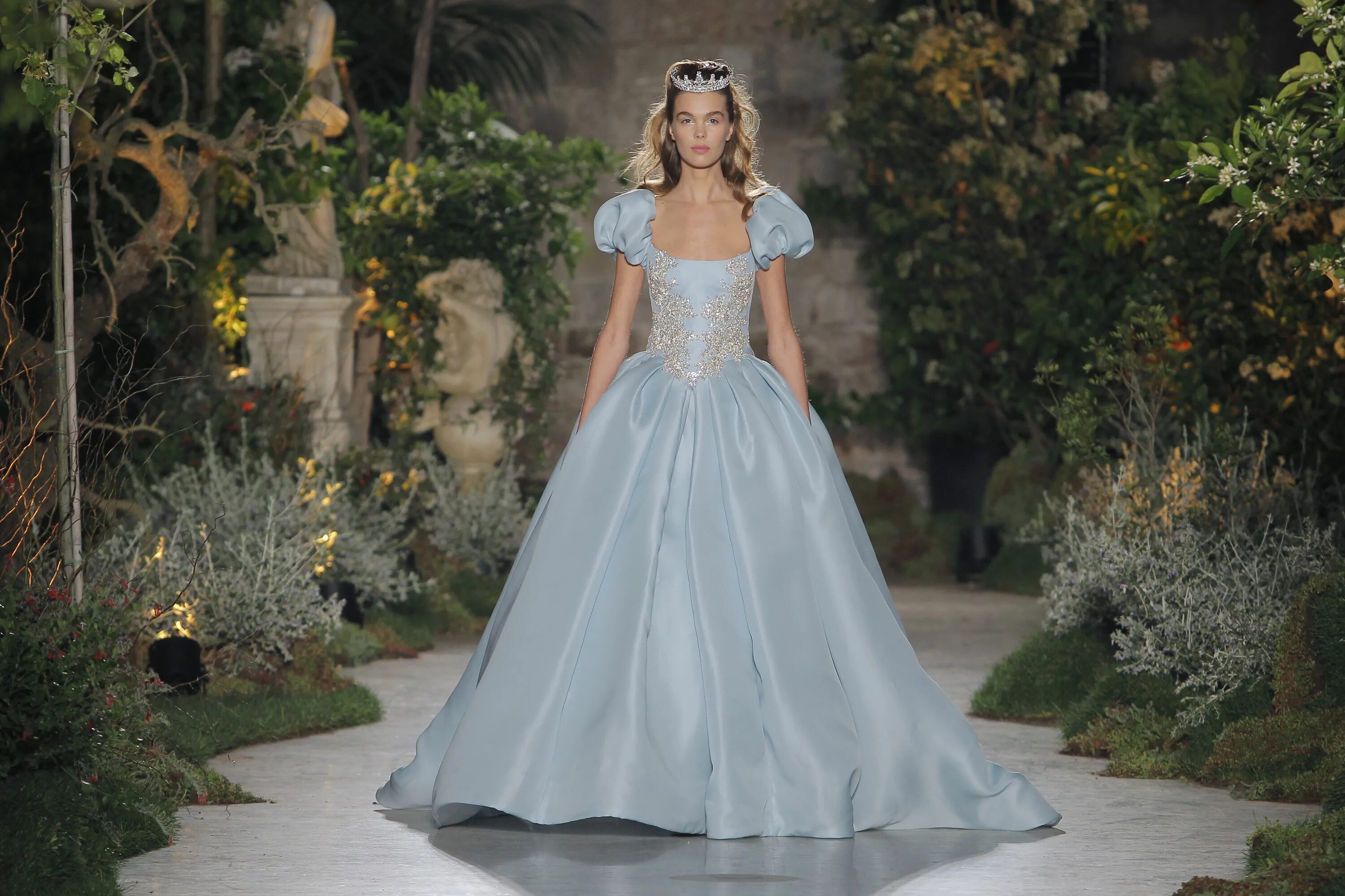 Wonderful dresses. Сказочные голубые платья. Шикарное синее платье. Wonderful dresses. Саид кобейси платья.