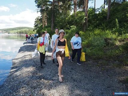Собирается на озеро