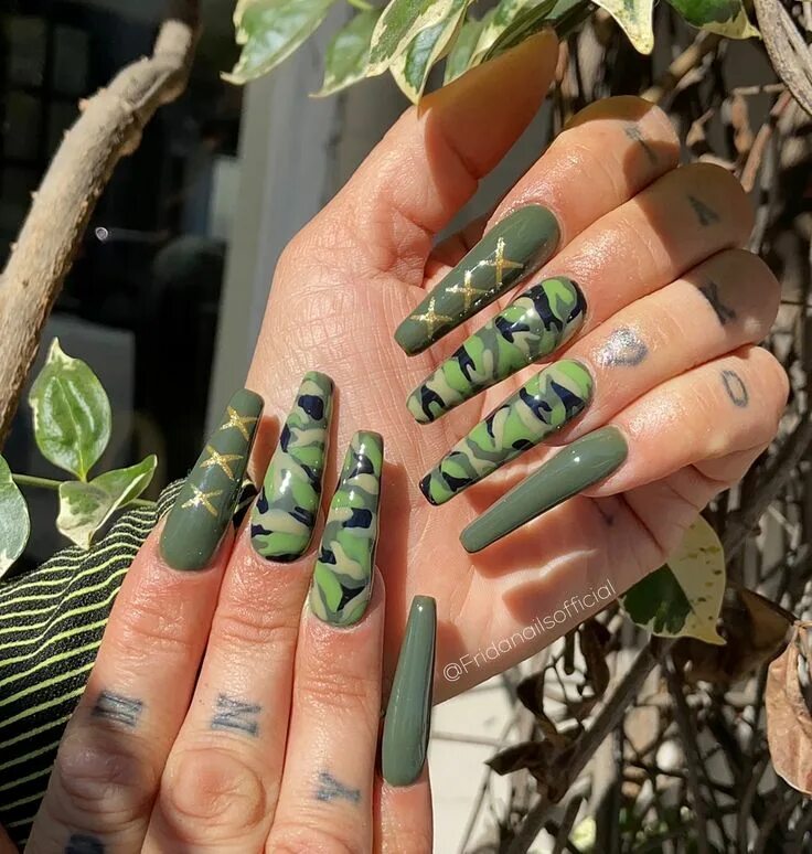 Pin von Andreea Andreea auf #nails Designer nägel, Nägel design rot, Grüne nägel