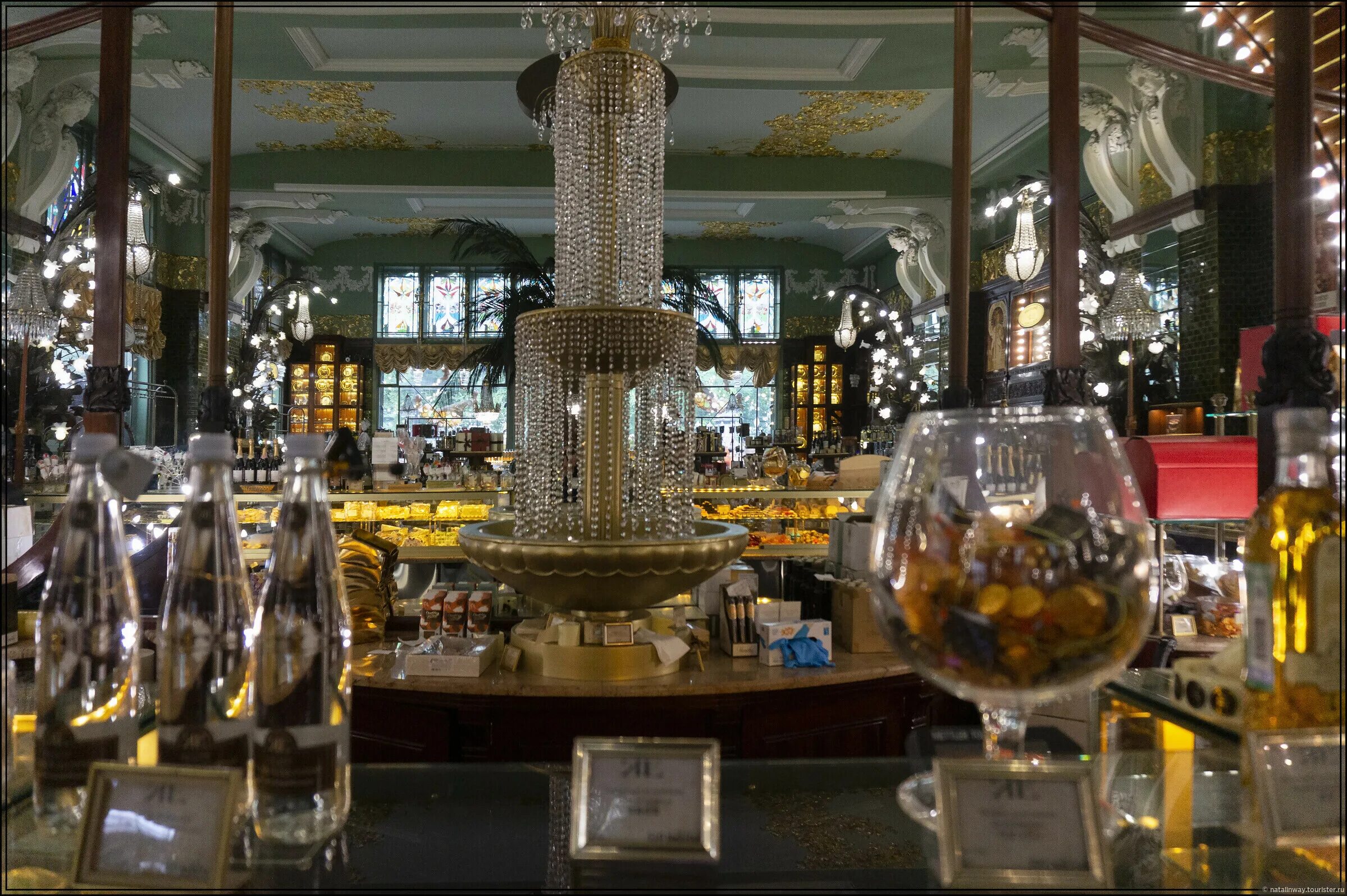 елисеевский мезонин. ресторан елисеевский в санкт петербурге. дом купцов елисеевых в санкт-петербурге ресторан. ресторан елисеевский в санкт петербурге. ярославль магазин купцов елисеевых.