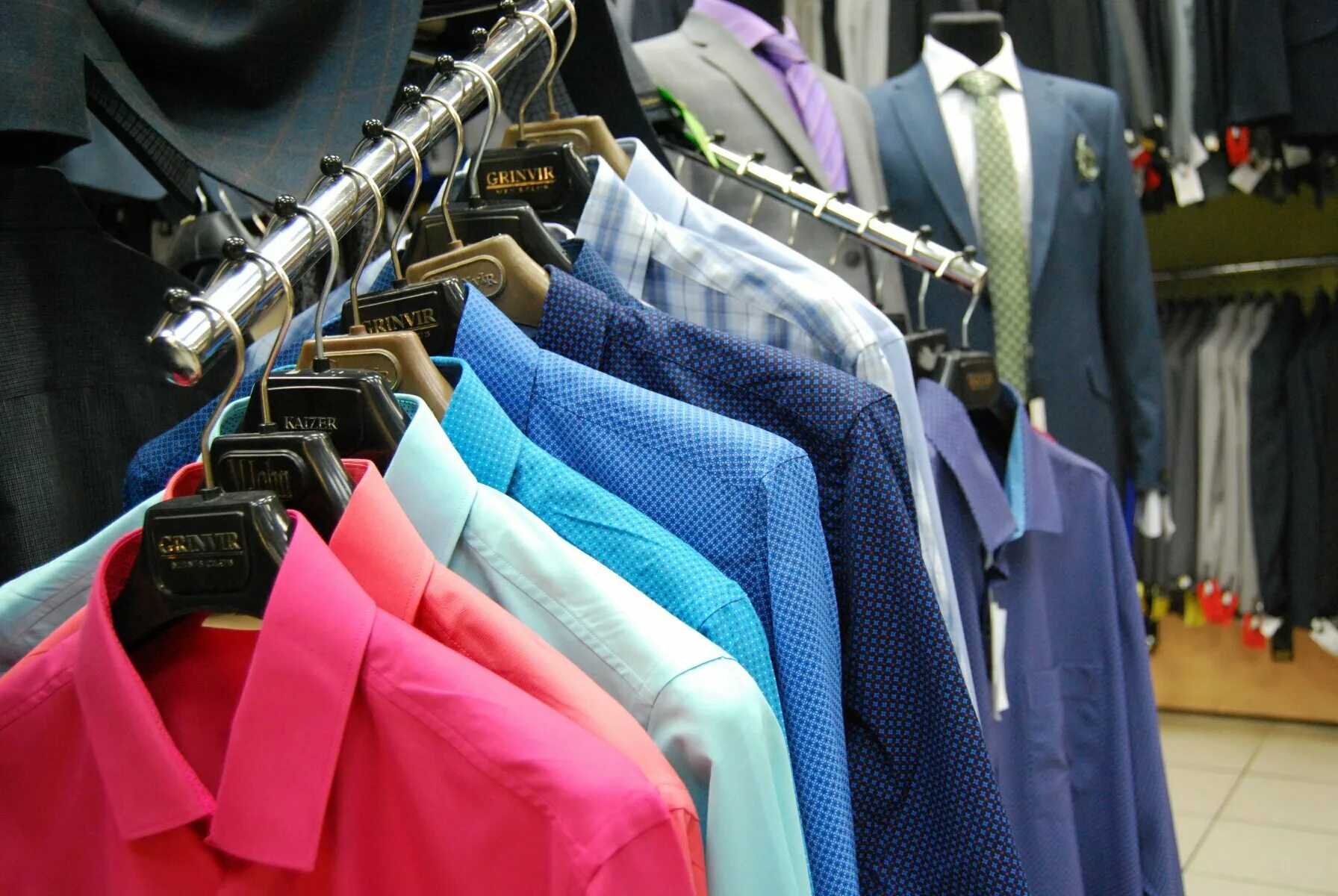 Итальянская элитная одежда на рынке садовода. Склад с вещами. Недорогие вещи. Товар в магазин под реализацию. Одежда опт реализация.