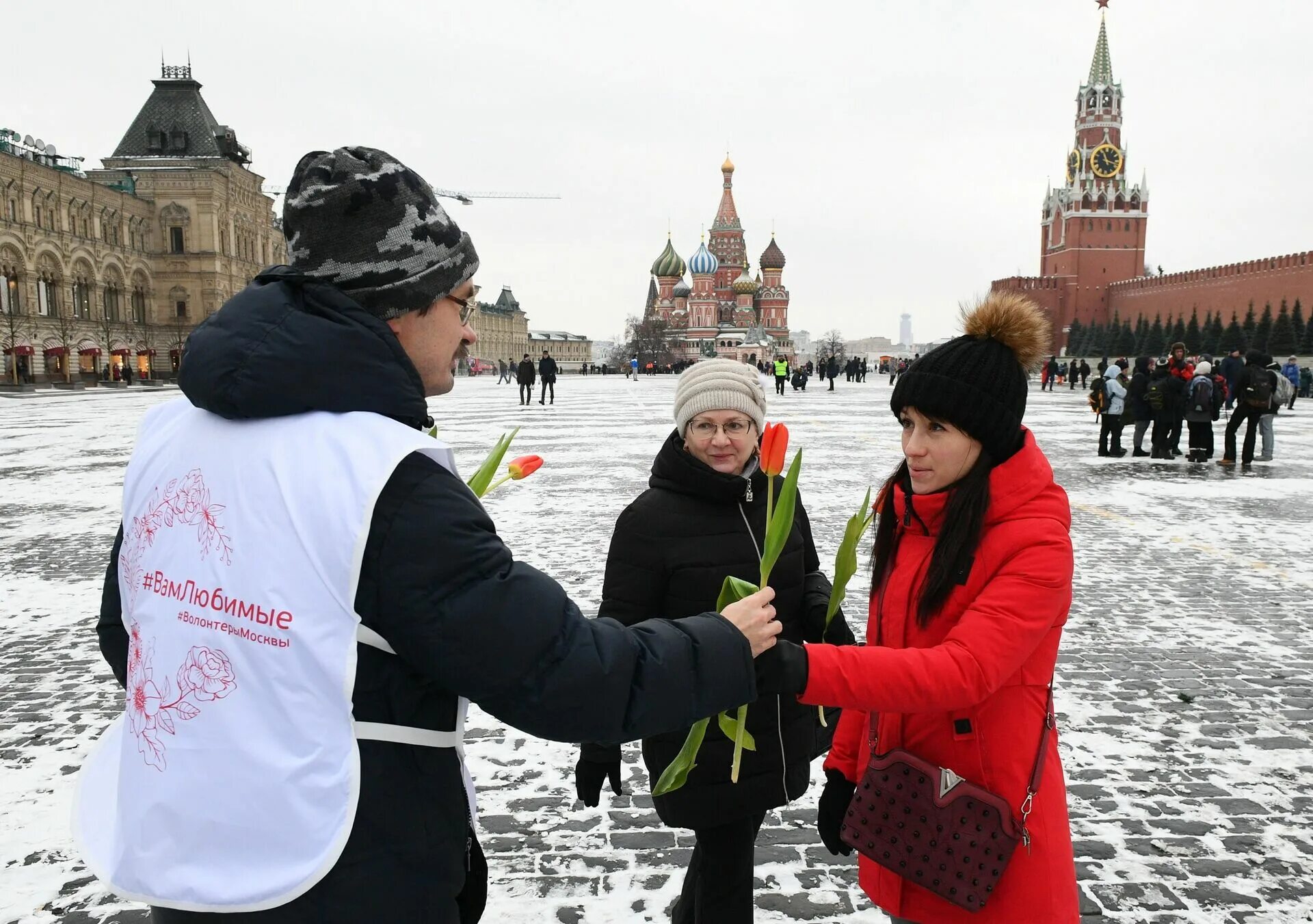 Россия сегодня на весь день. Красная площадь праздник. Гуляния на красной площади.
