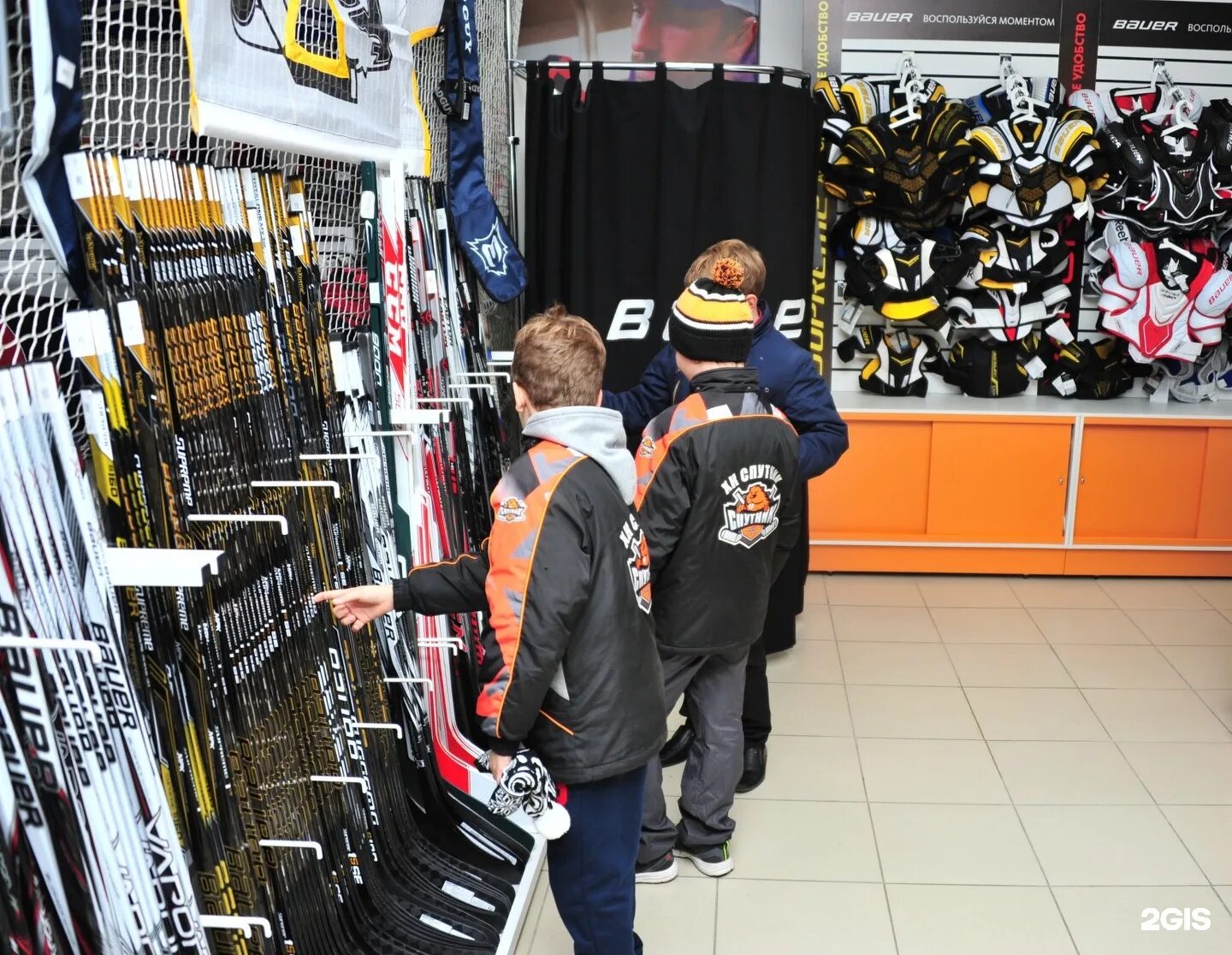 хоккей плюс нижний тагил. хоккей плюс магазин. хоккей плюс нижний тагил улица октябрьской революции. магазин хоккей нижний тагил. хоккей плюс альметьевск.